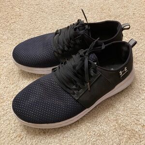 Under Armour Charged 24/7 Low Top Men’s Sneakers, Black and White - size 9
